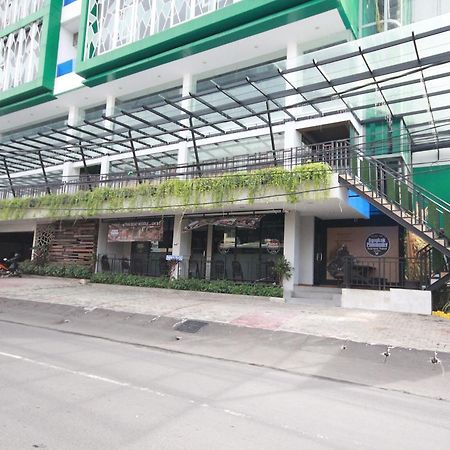 Harvia Suites Kebon Jeruk Jacarta Exterior foto
