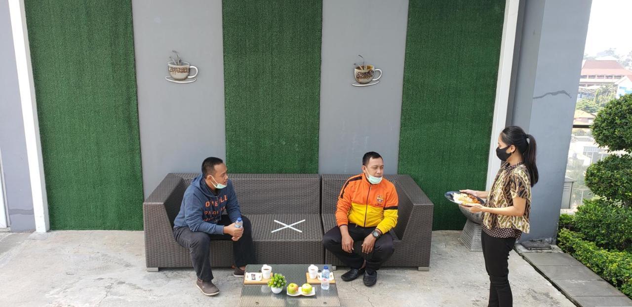 Harvia Suites Kebon Jeruk Jacarta Exterior foto