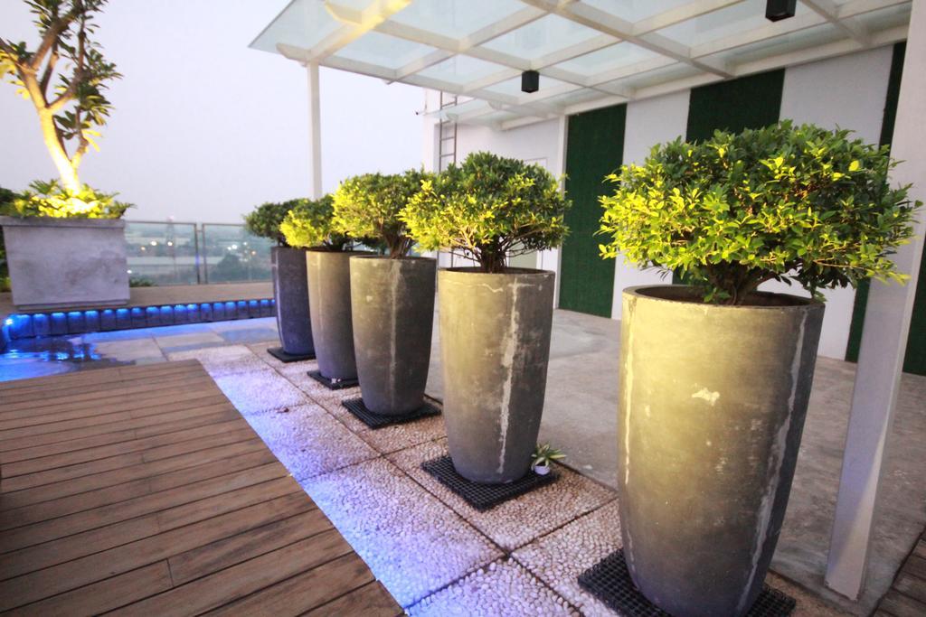 Harvia Suites Kebon Jeruk Jacarta Exterior foto
