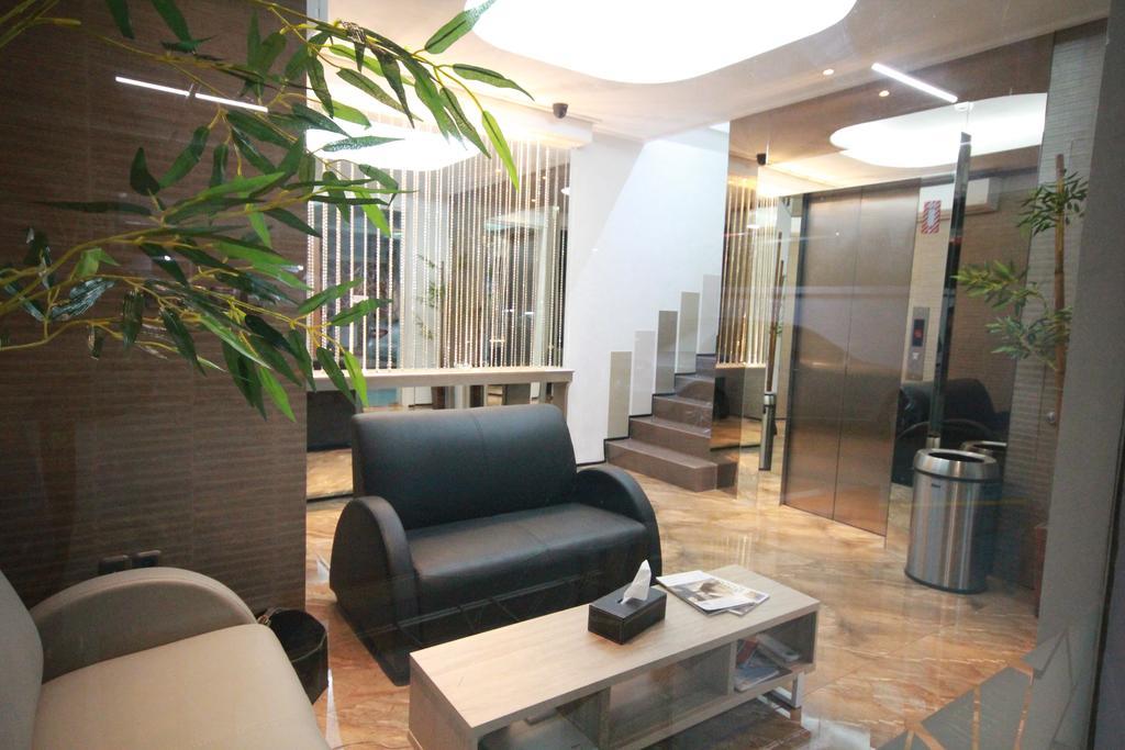 Harvia Suites Kebon Jeruk Jacarta Exterior foto