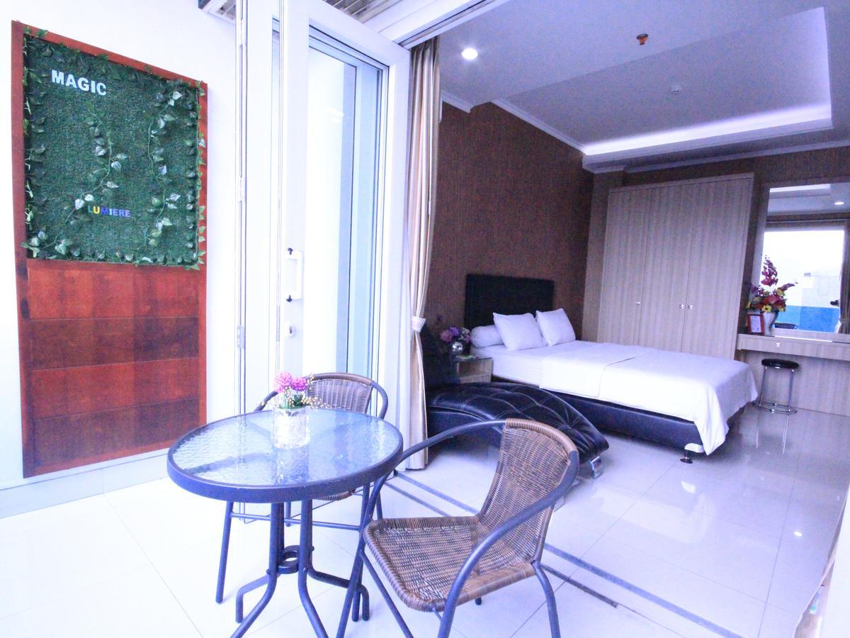Harvia Suites Kebon Jeruk Jacarta Exterior foto