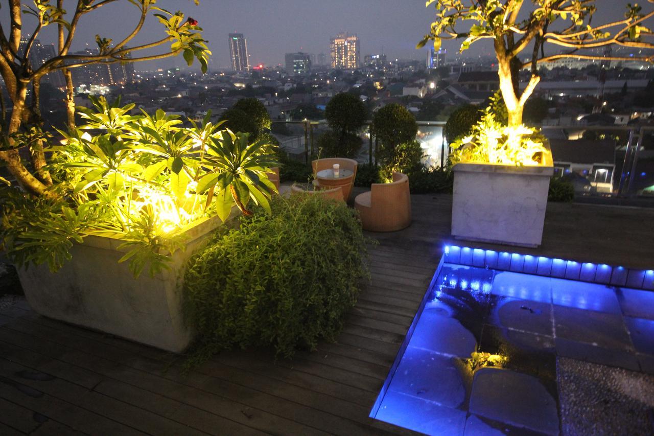Harvia Suites Kebon Jeruk Jacarta Exterior foto