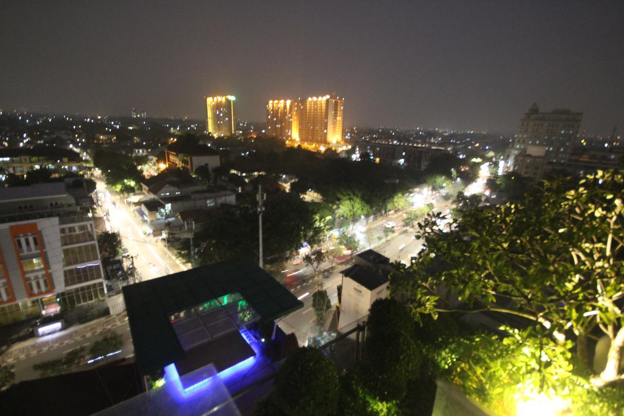 Harvia Suites Kebon Jeruk Jacarta Exterior foto