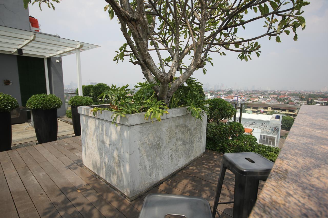 Harvia Suites Kebon Jeruk Jacarta Exterior foto