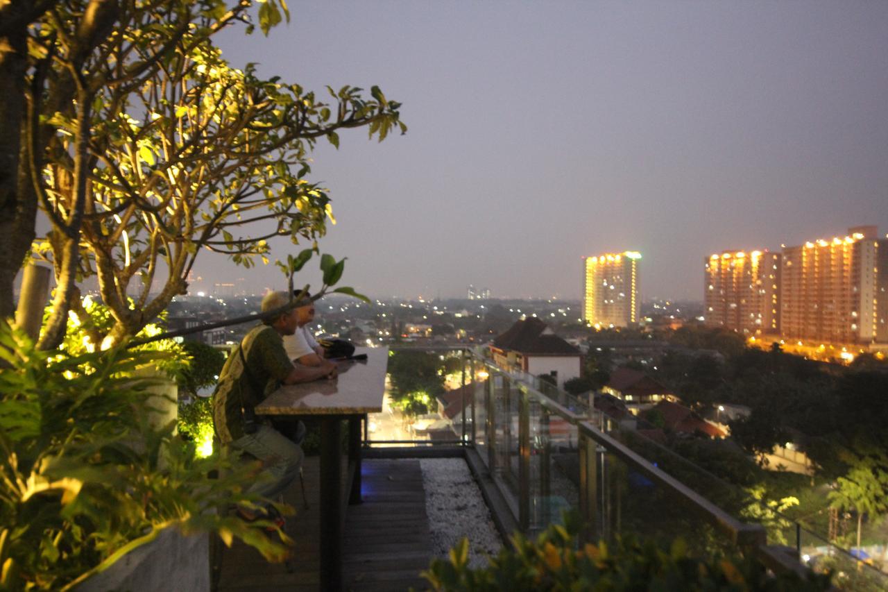 Harvia Suites Kebon Jeruk Jacarta Exterior foto