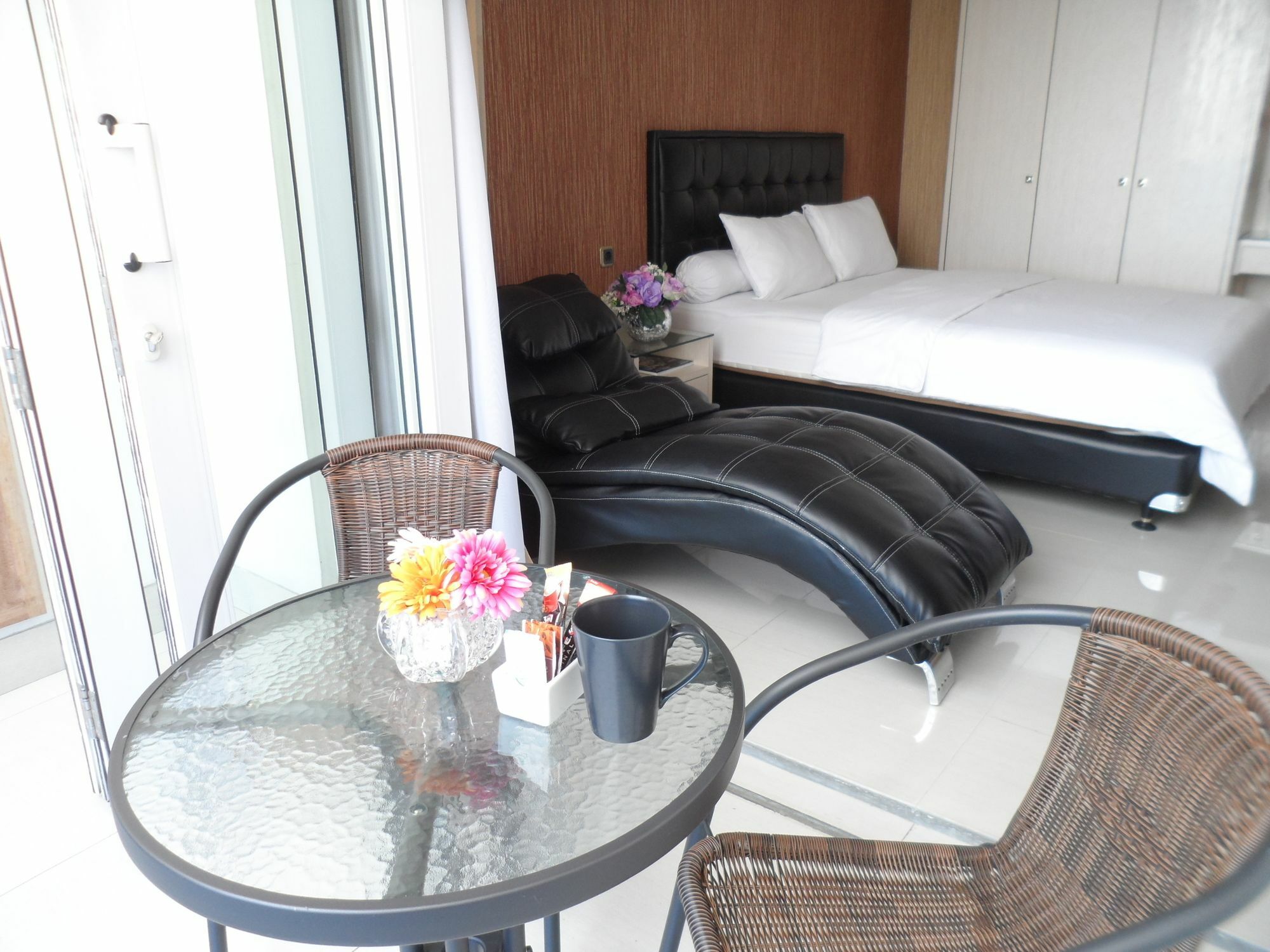 Harvia Suites Kebon Jeruk Jacarta Exterior foto
